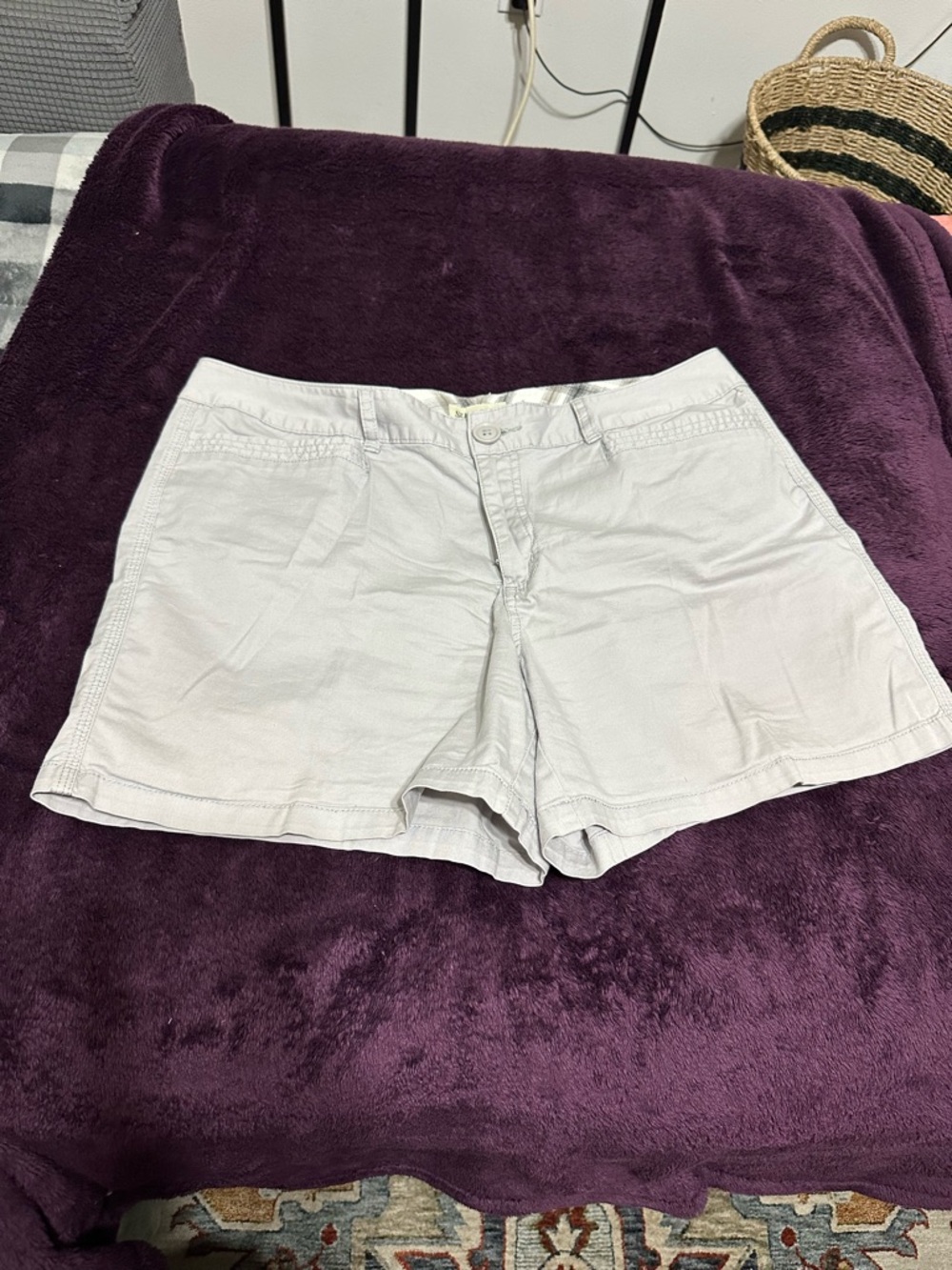 Classic Women's Casual Shorts in Light Gray